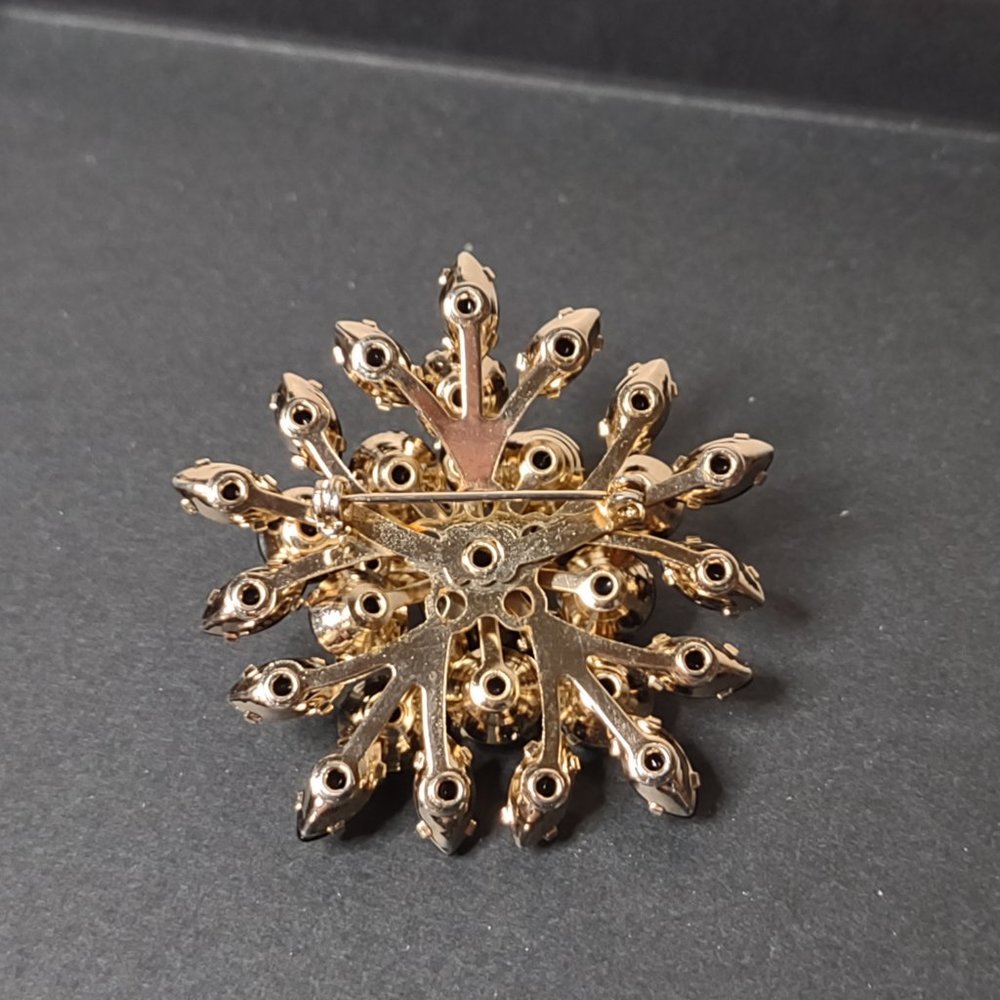 Pretty Black Rhinestone Brooch - Picture 13 of 14